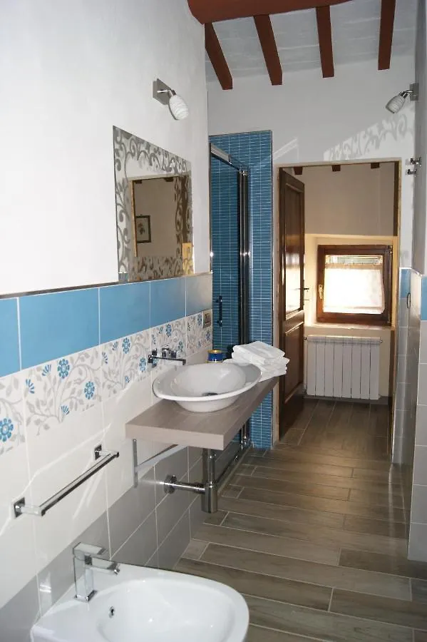 Podere Il Chiesino Bed & Breakfast Montecatini Val di Cecina 0*,  Italy